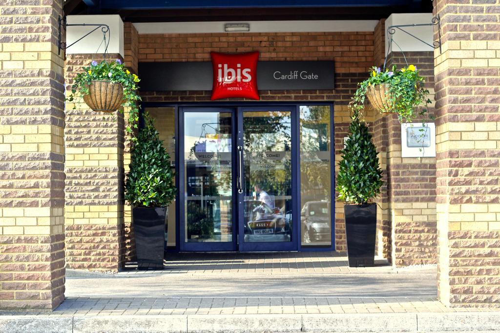 Отель Ibis Cardiff Gate - International Business Park Экстерьер фото