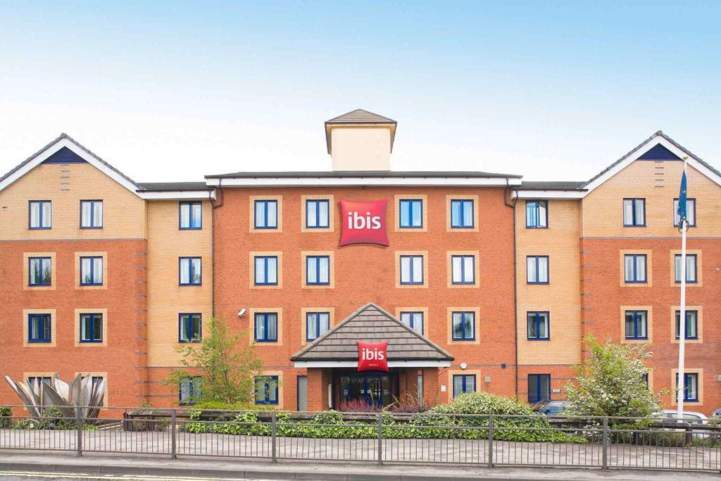 Отель Ibis Cardiff Gate - International Business Park Экстерьер фото