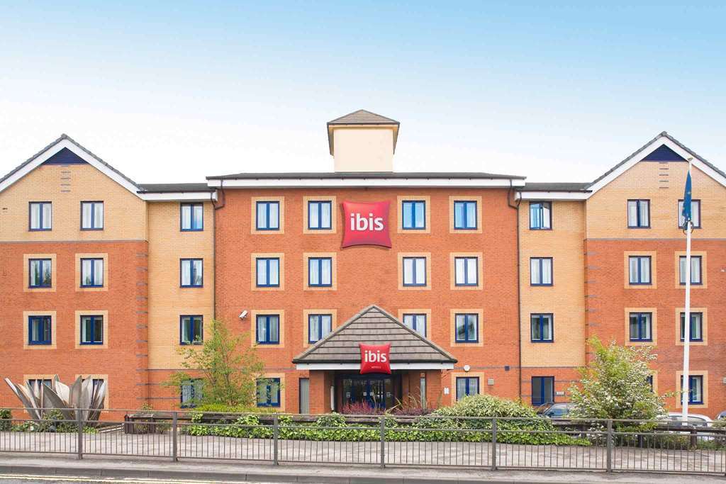 Отель Ibis Cardiff Gate - International Business Park Экстерьер фото